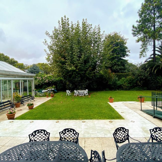 jardin-1-residencia-para-mayores-la-oliva